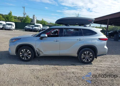 2020 Toyota Highlander Hybrid Xle z USA, uszkodzony, nr VIN 5TDHBRCH3LS503610